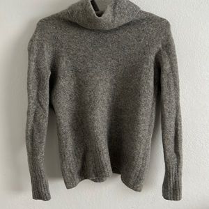 Aritzia community turtleneck sweater